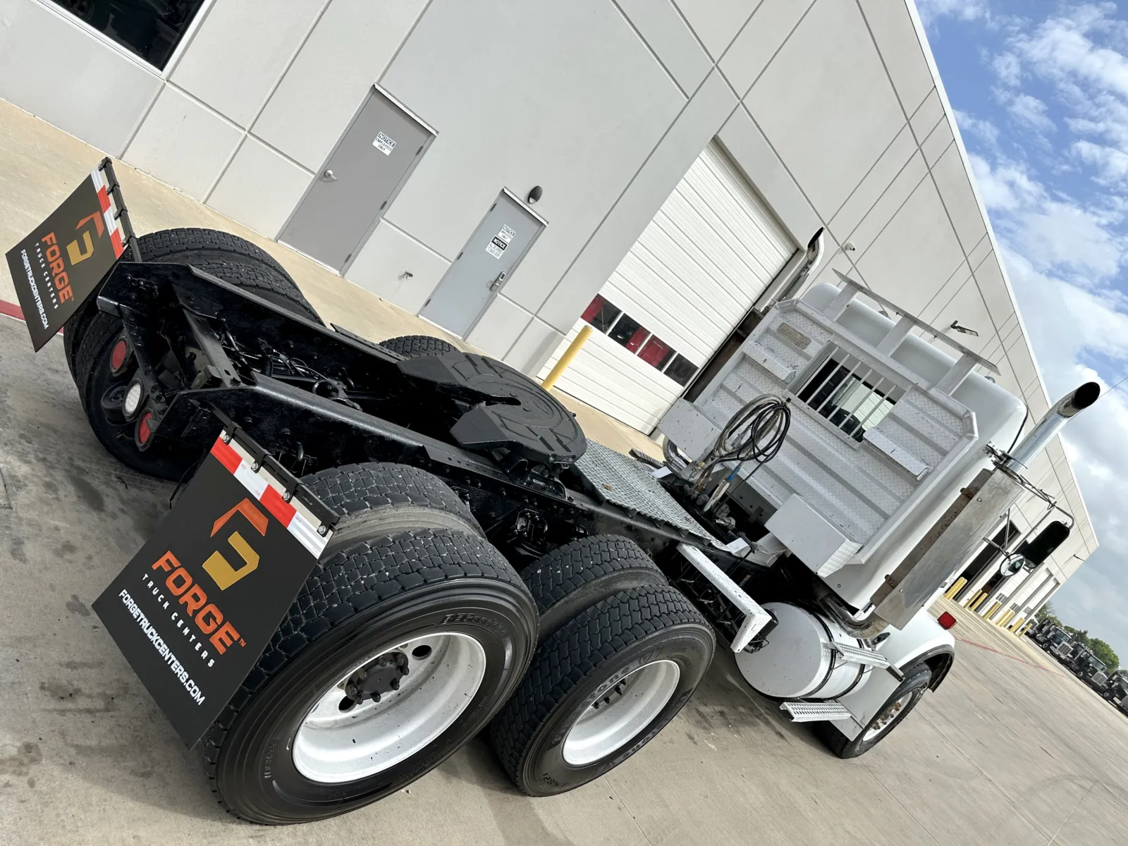 2007 Kenworth T800 - image 11