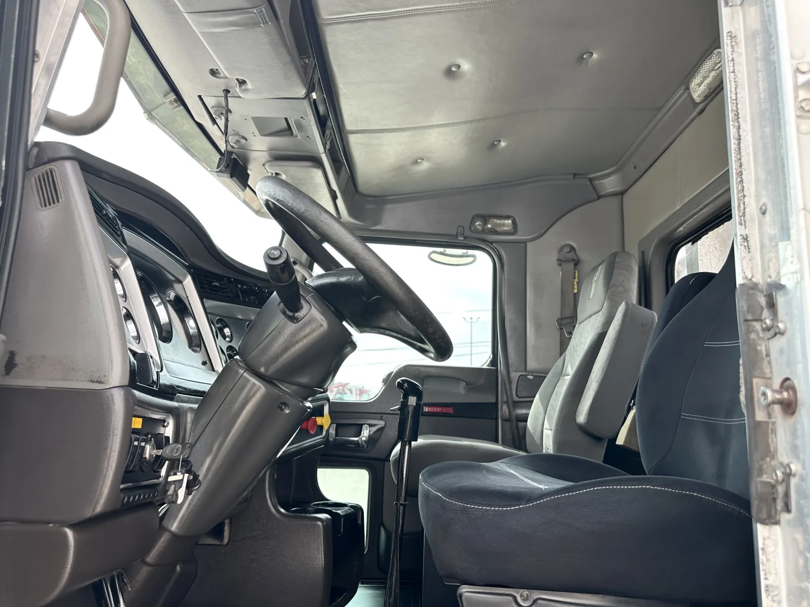 2007 Kenworth T800 - image 14