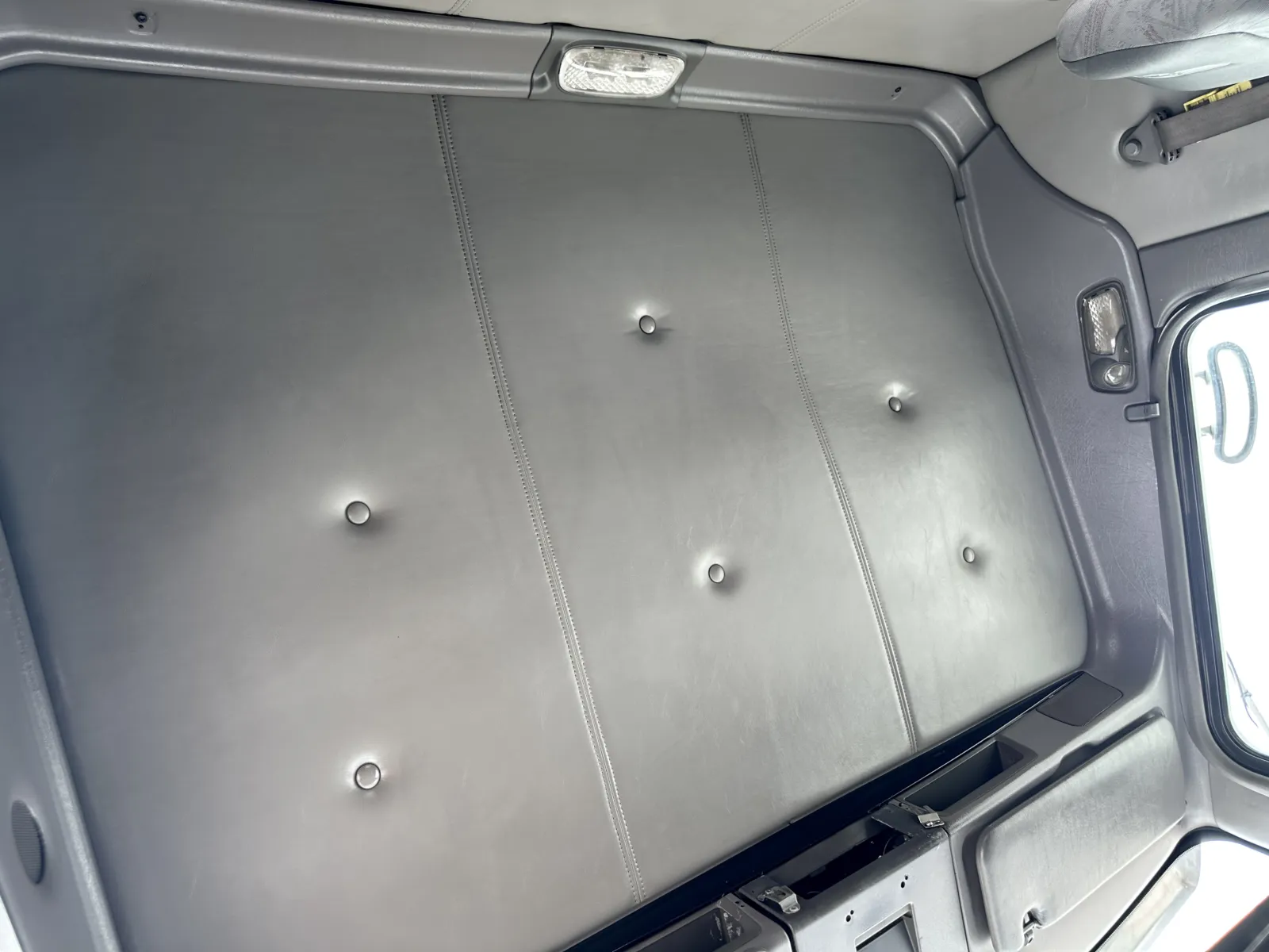 2007 Kenworth T800 - image 21