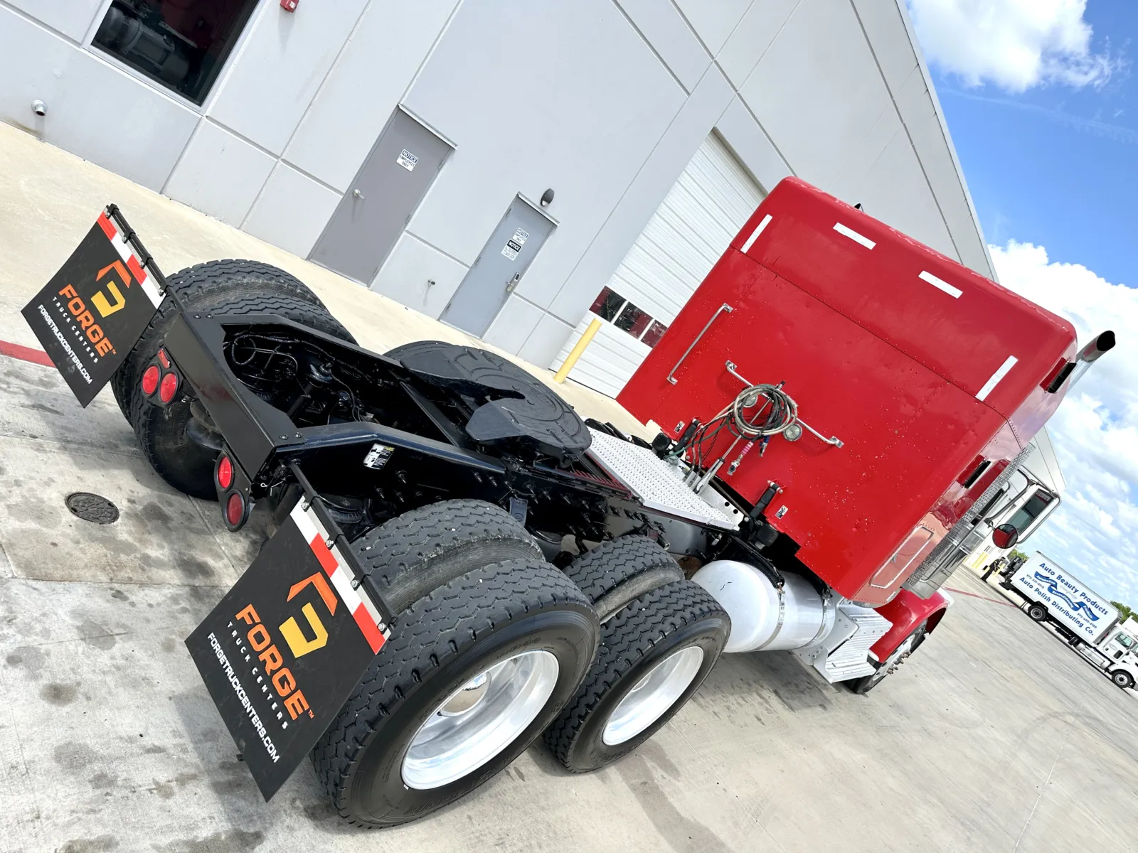 2013 Peterbilt - image 11