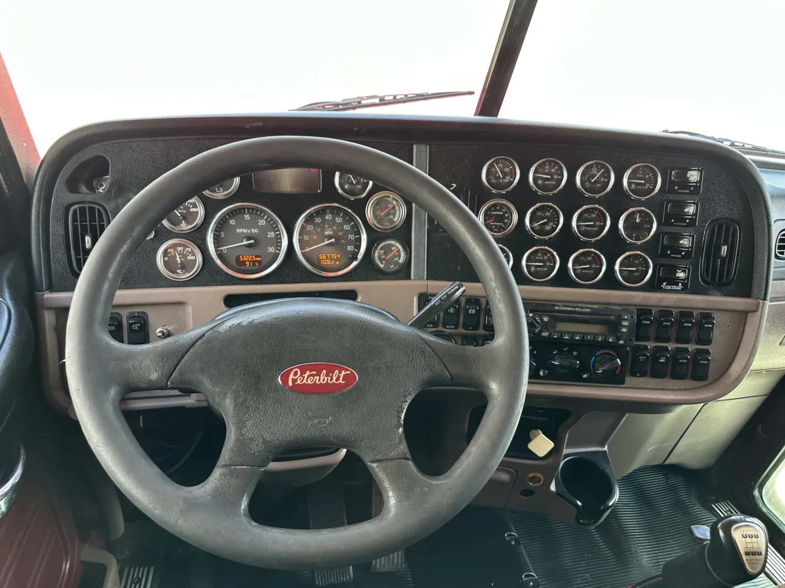 2013 Peterbilt - image 16