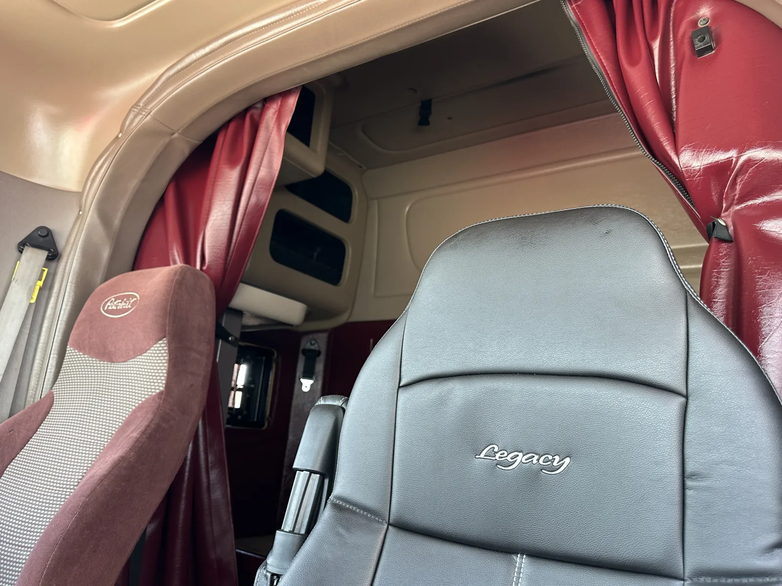 2013 Peterbilt - image 20