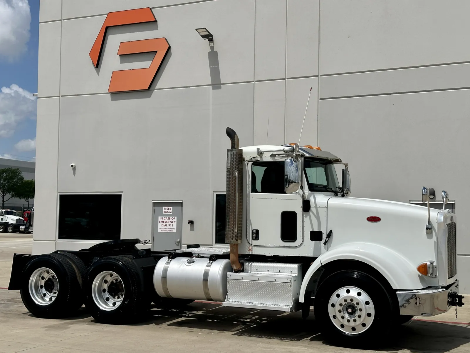 2013 PETERBILT 367 for sale in Hutchins, TX