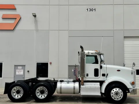 Another view of 2013 PETERBILT 367 for sale in Hutchins, TX at Forge Truck Centers - Texas