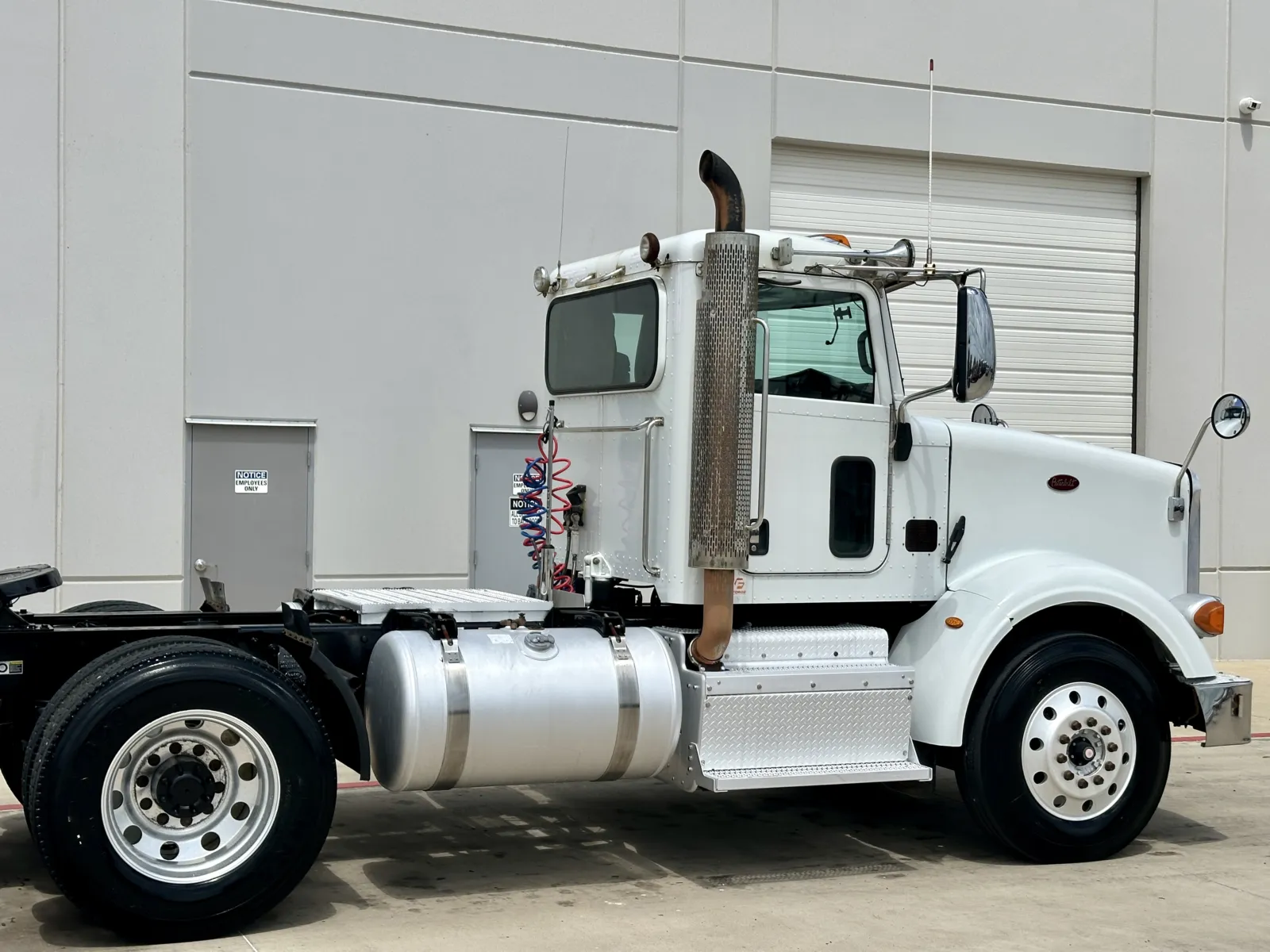 2013 Peterbilt - image 7