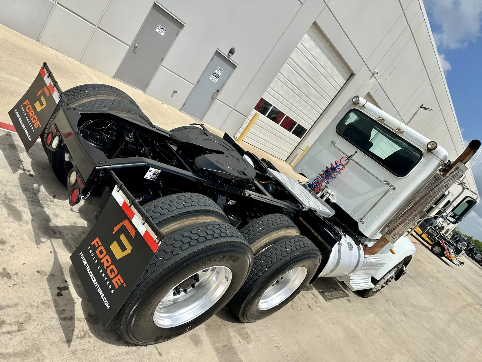 2013 Peterbilt - image 11