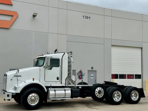 Photos of 2014 KENWORTH T800 for sale in Hutchins, TX at Forge Truck Centers - Texas