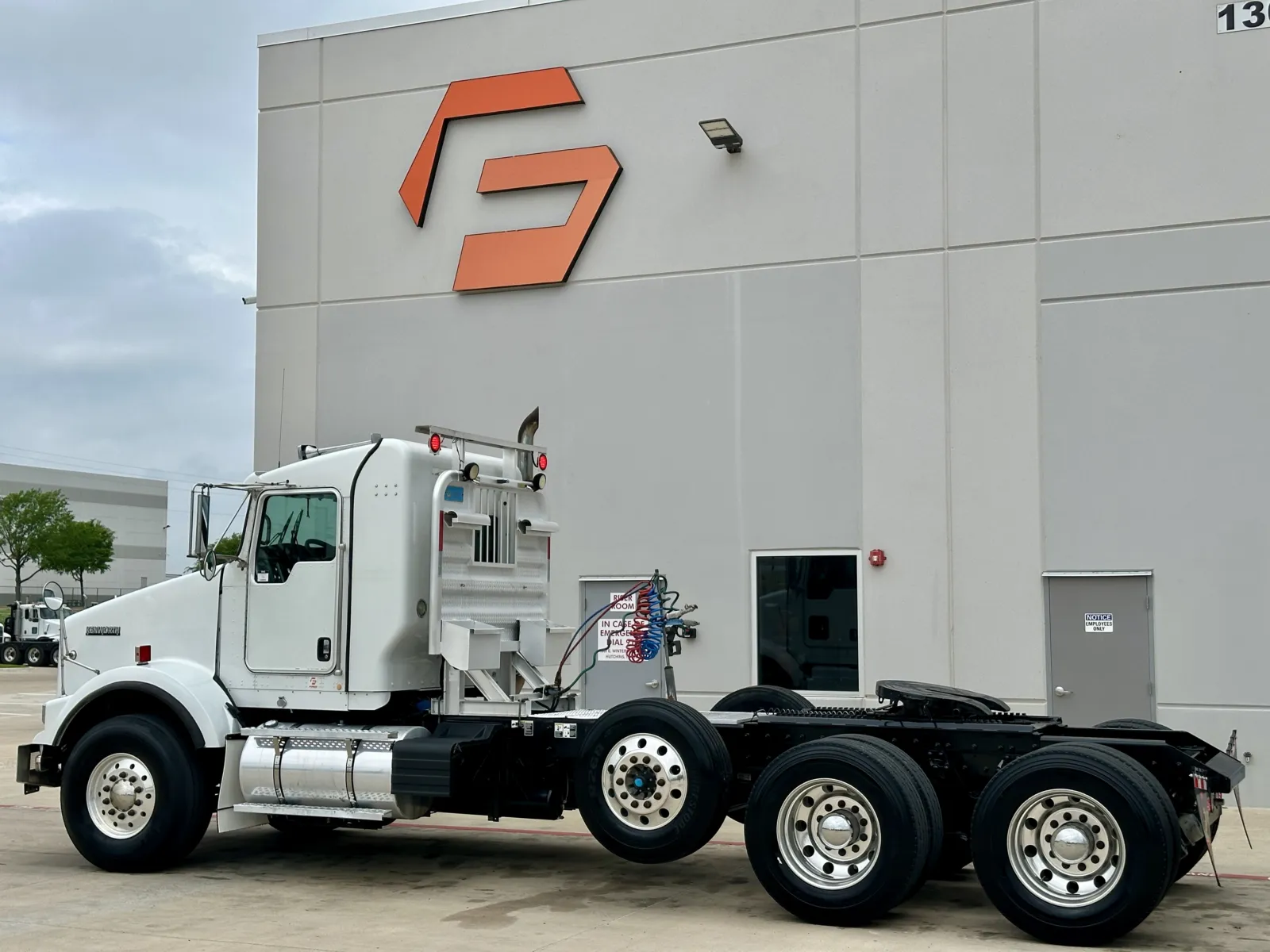 2014 Kenworth T800 - image 6