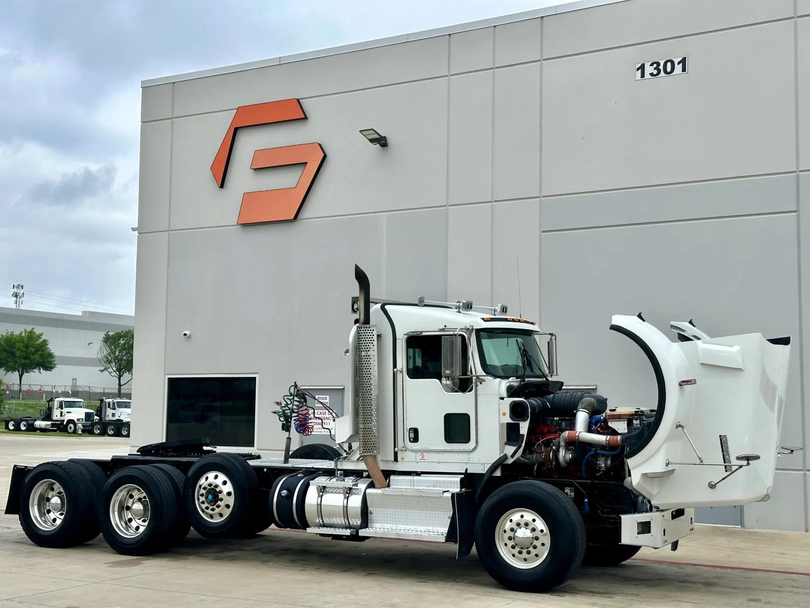 2014 Kenworth T800 - image 9