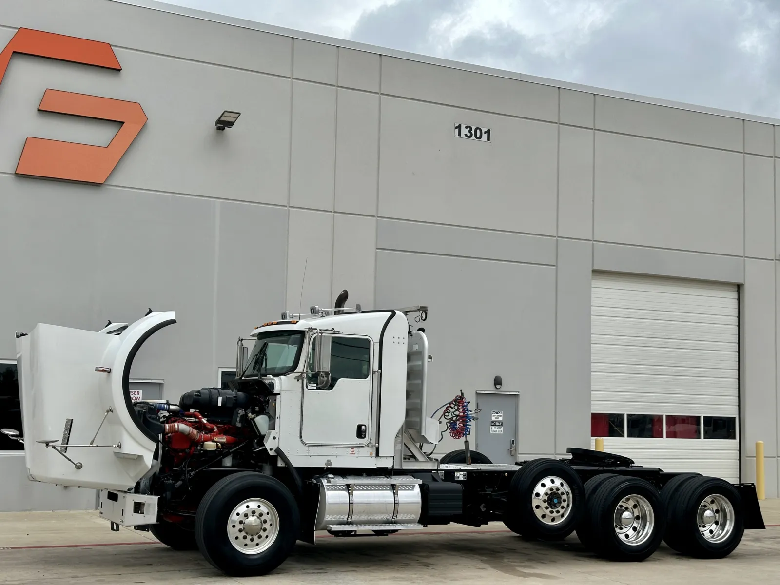 2014 Kenworth T800 - image 10