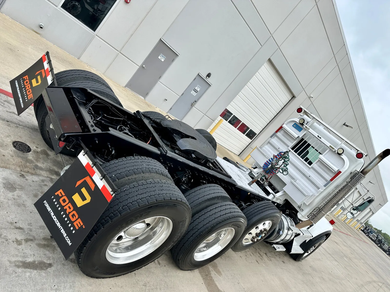 2014 Kenworth T800 - image 11