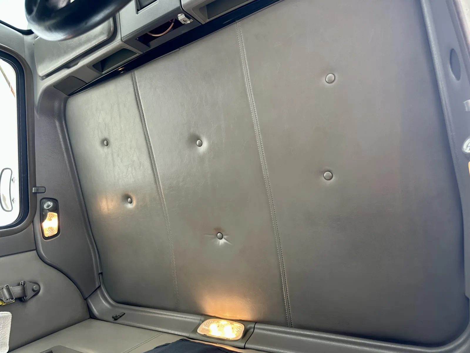 2014 Kenworth T800 - image 21