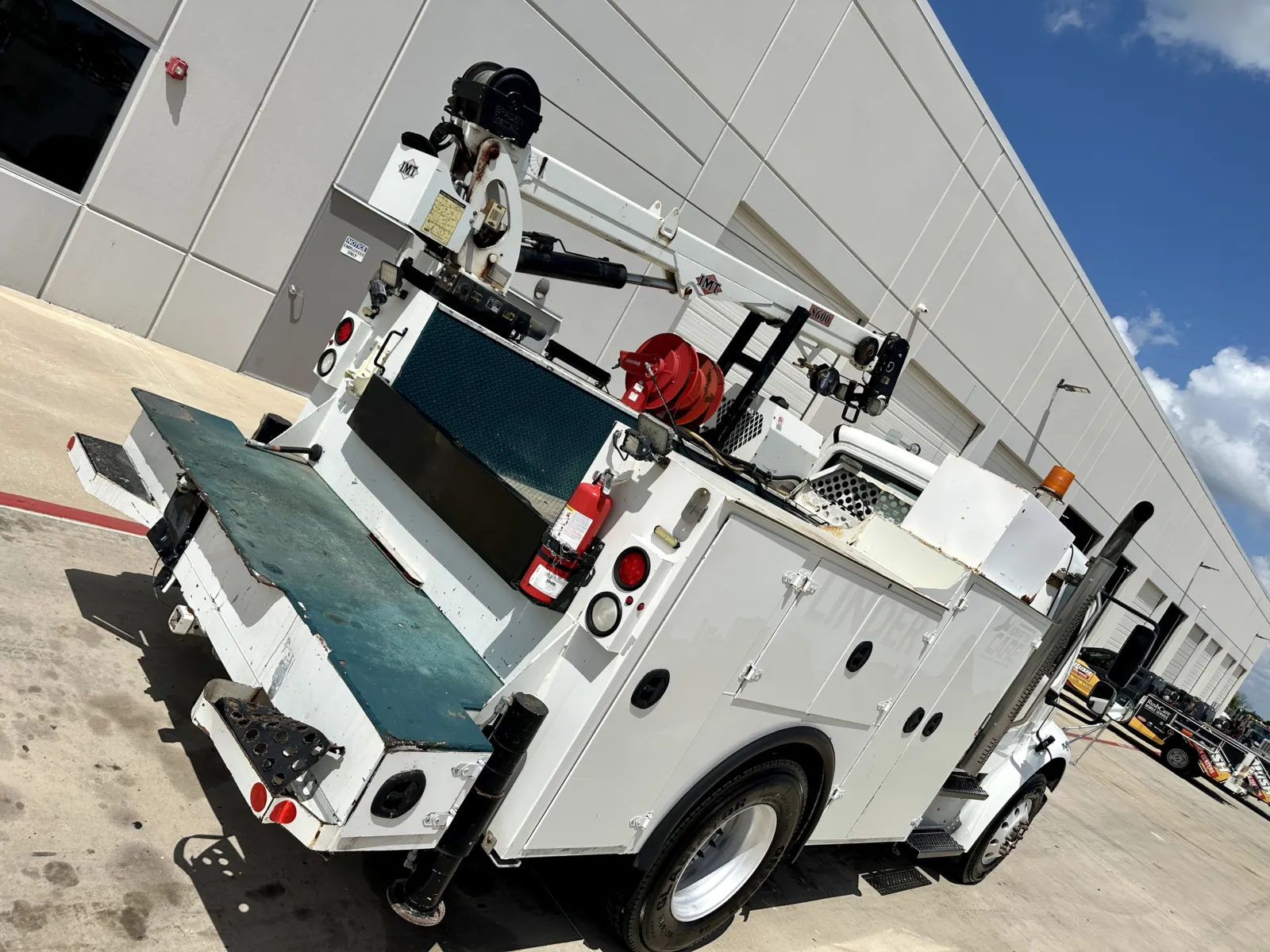 2018 Freightliner M2 106 - image 11