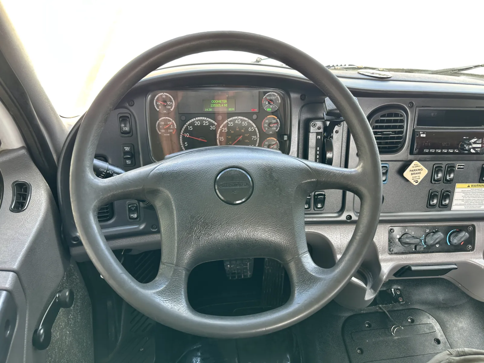 2018 Freightliner M2 106 - image 16