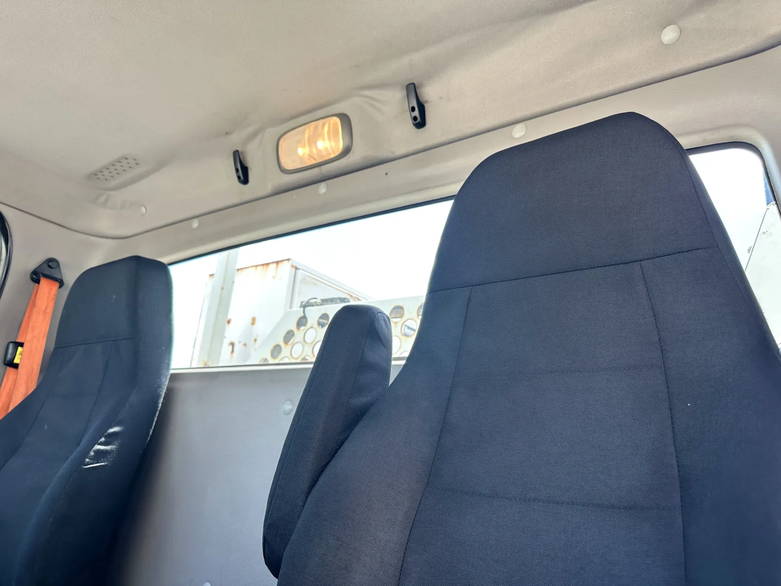 2018 Freightliner M2 106 - image 20