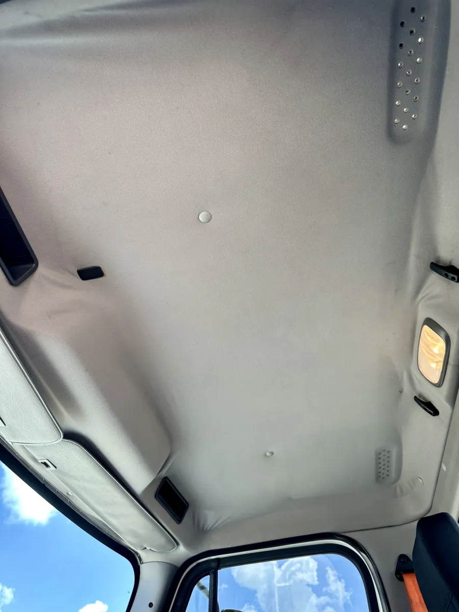 2018 Freightliner M2 106 - image 21