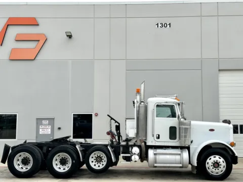 Another view of 2005 PETERBILT 379 for sale in Hutchins, TX at Forge Truck Centers - Texas