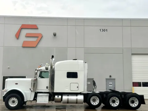 More photos of 2016 PETERBILT 389 at Forge Truck Centers - Texas, TX