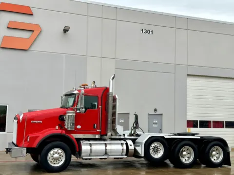 Photos of 2011 KENWORTH T800 for sale in Hutchins, TX at Forge Truck Centers - Texas