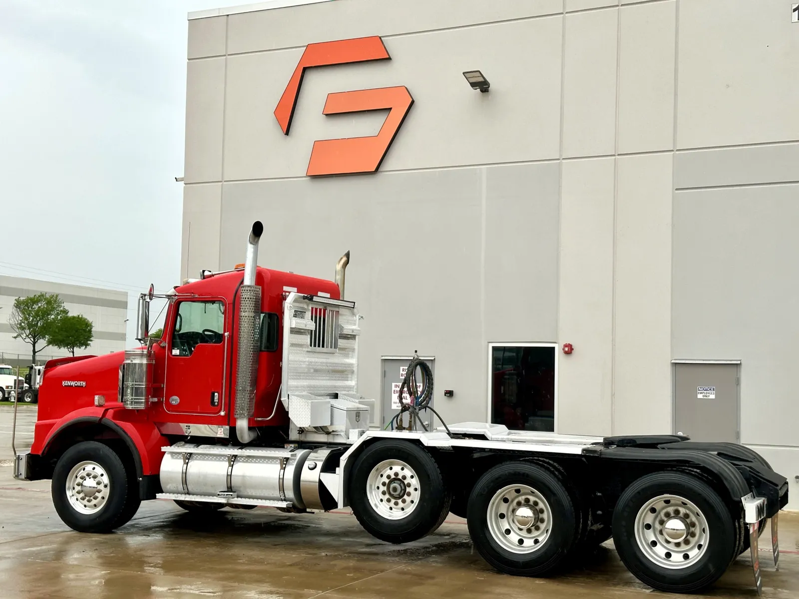 2011 Kenworth T800 - image 6