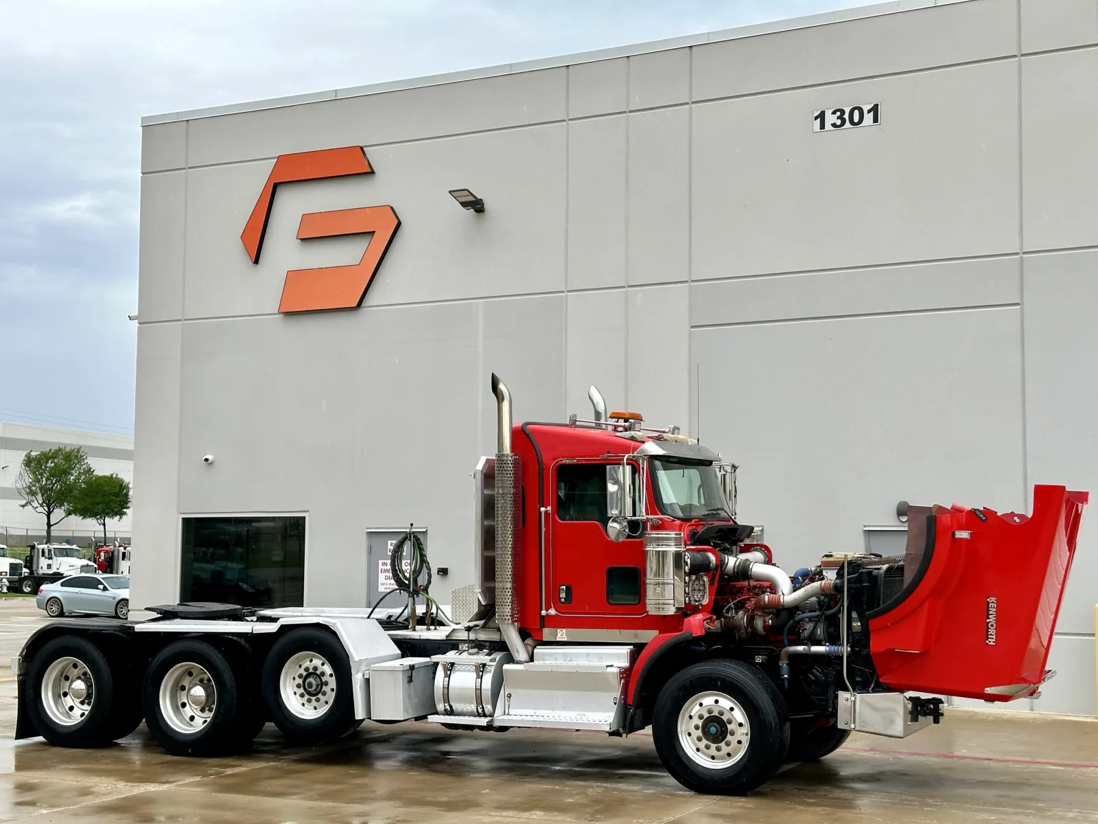 2011 Kenworth T800 - image 9