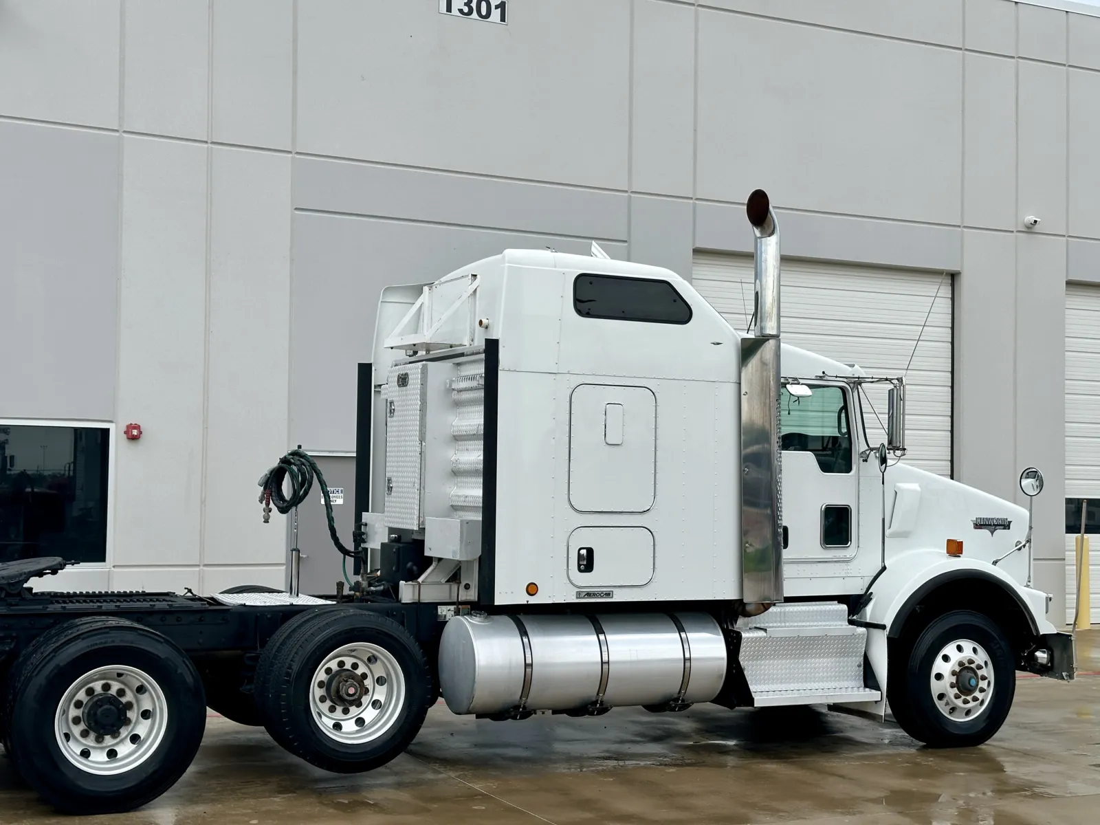2012 Kenworth T800 - image 7