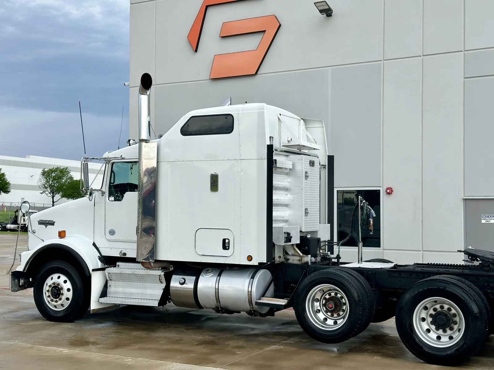 2012 Kenworth T800 - image 8