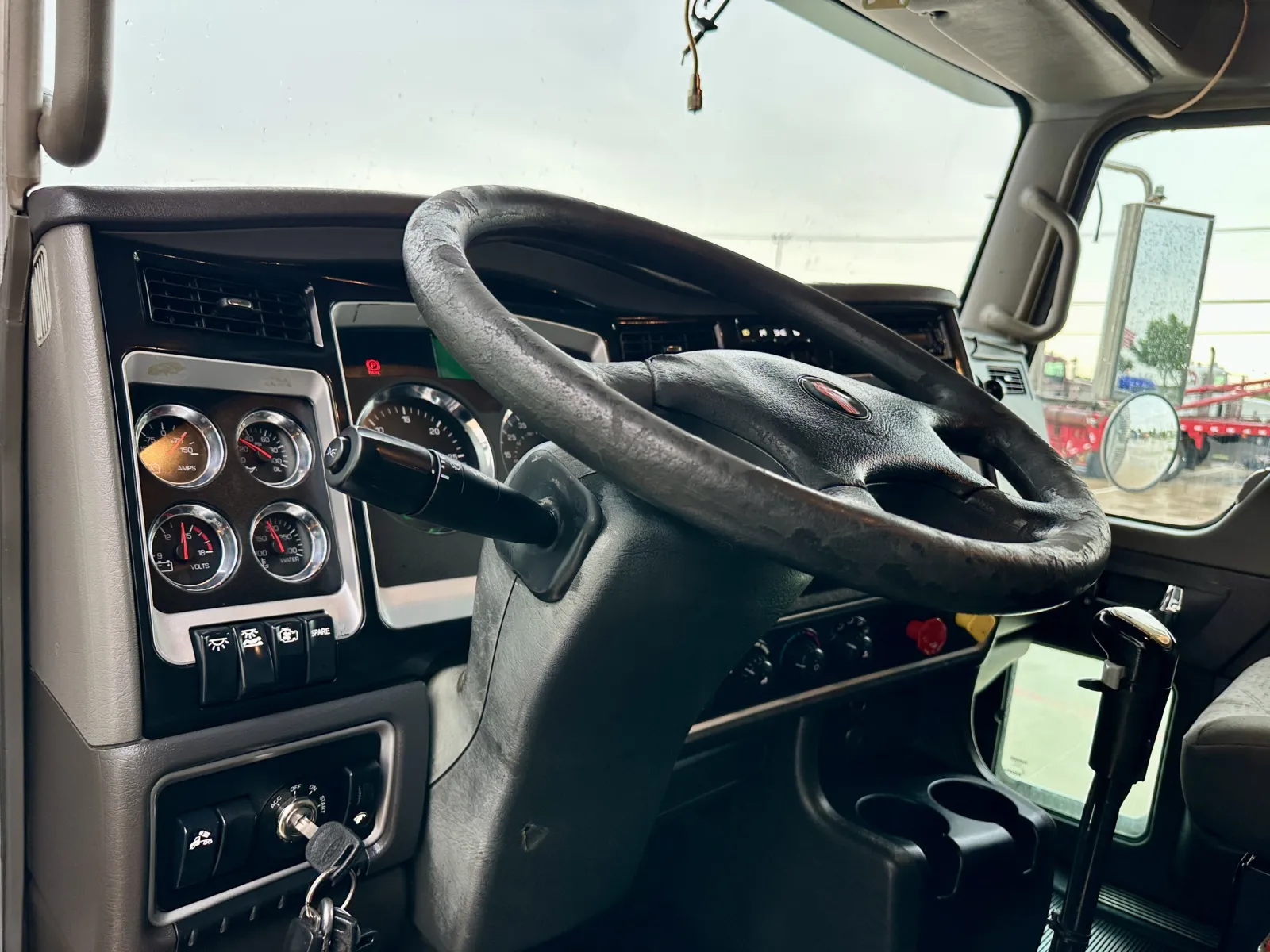 2012 Kenworth T800 - image 15