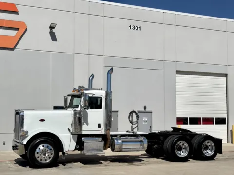Photos of 2020 PETERBILT 389 for sale in Hutchins, TX at Forge Truck Centers - Texas