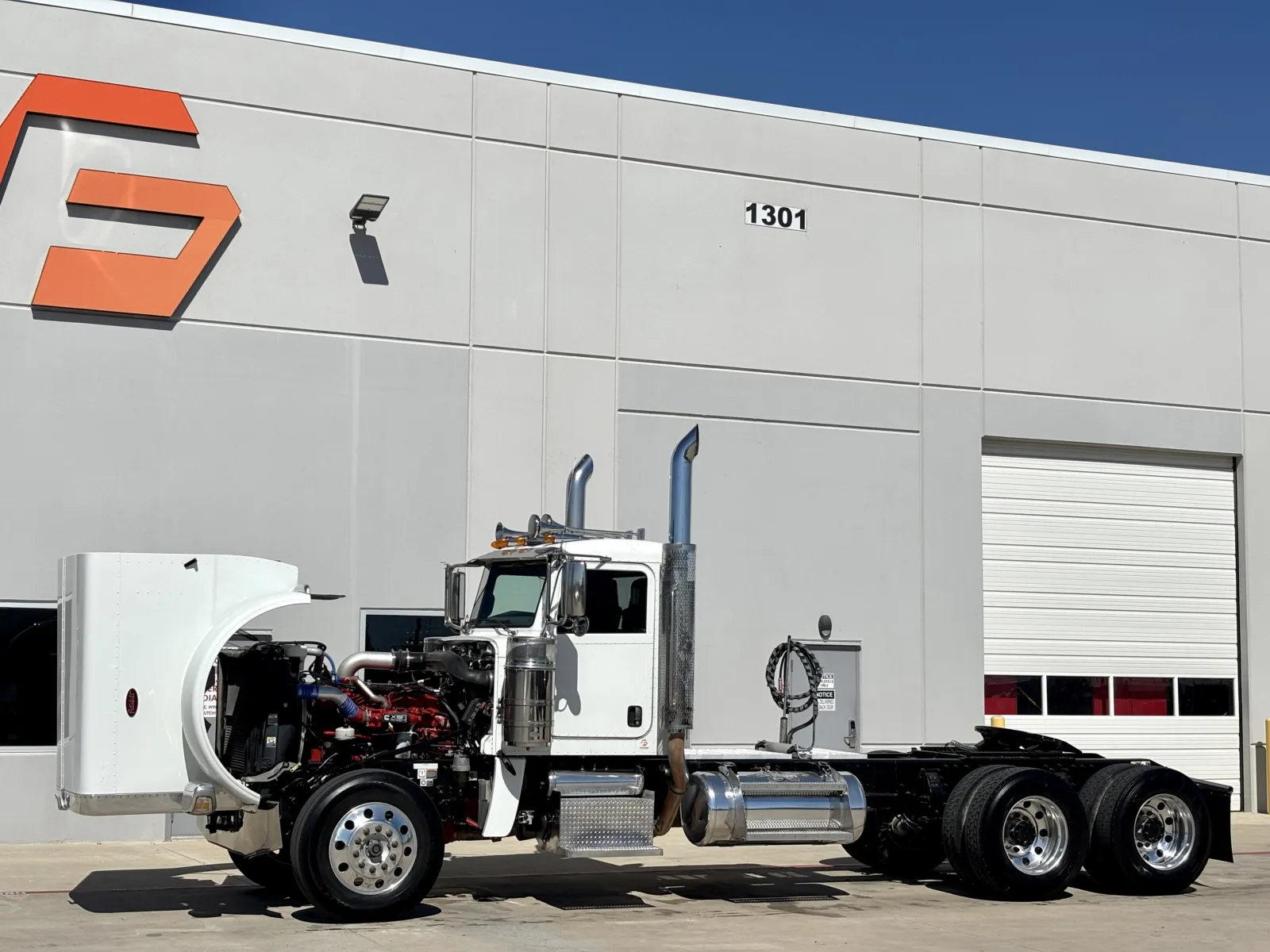 2020 Peterbilt 389 - image 10