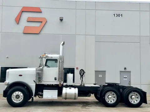More photos of 2013 PETERBILT 388 at Forge Truck Centers - Texas, TX