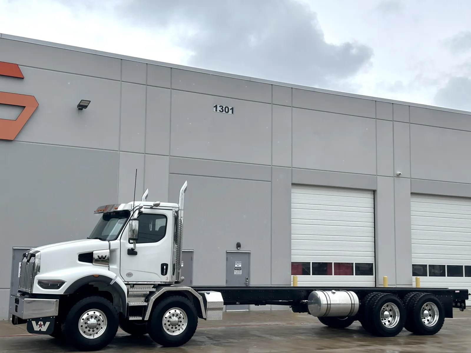 2022 Western Star 49X - image 2