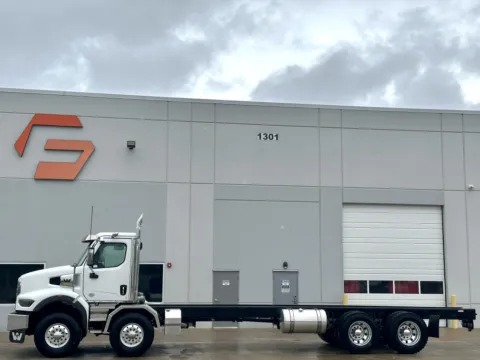 More photos of 2022 WESTERN STAR 49X at Forge Truck Centers - Texas, TX