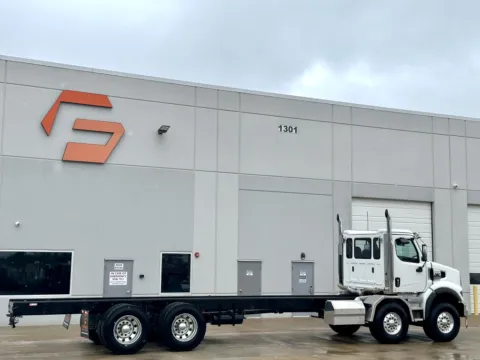 More photos of 2022 WESTERN STAR 49X at Forge Truck Centers - Texas, TX