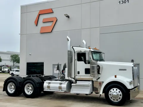 2023 KENWORTH W900 for sale in Hutchins, TX