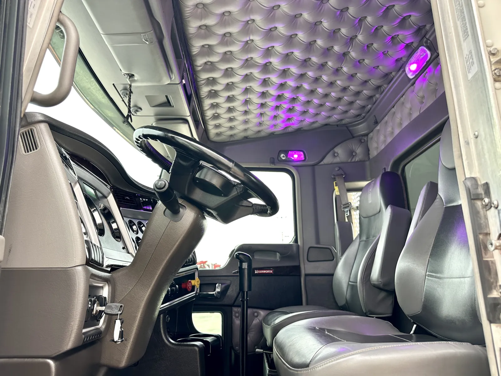 2023 Kenworth W900 - image 14