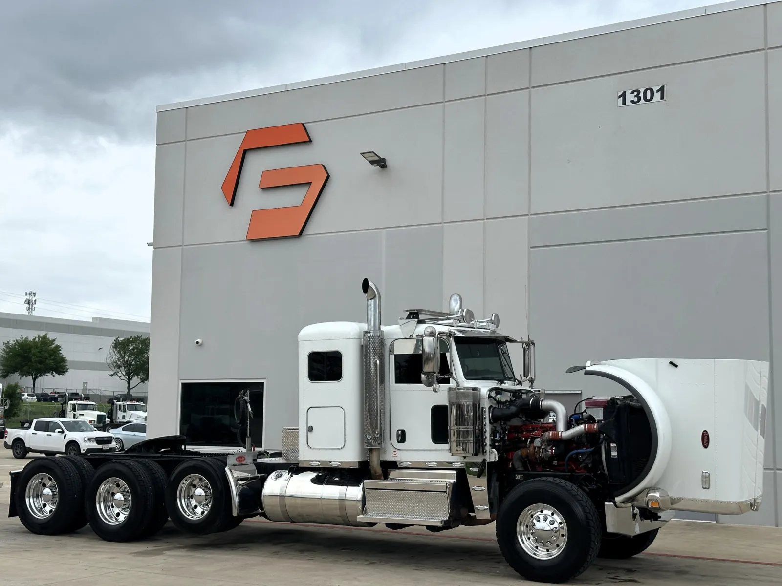 2019 Peterbilt 389 - image 9