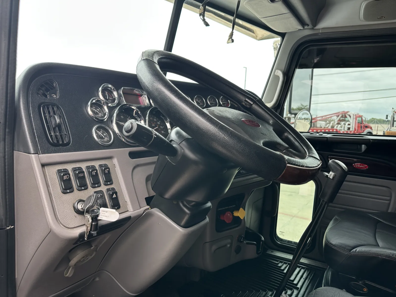 2019 Peterbilt 389 - image 15