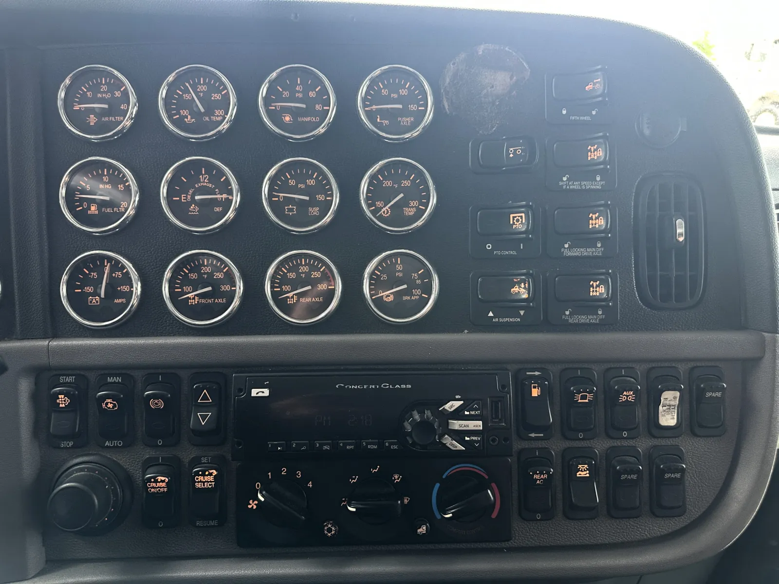 2019 Peterbilt 389 - image 18