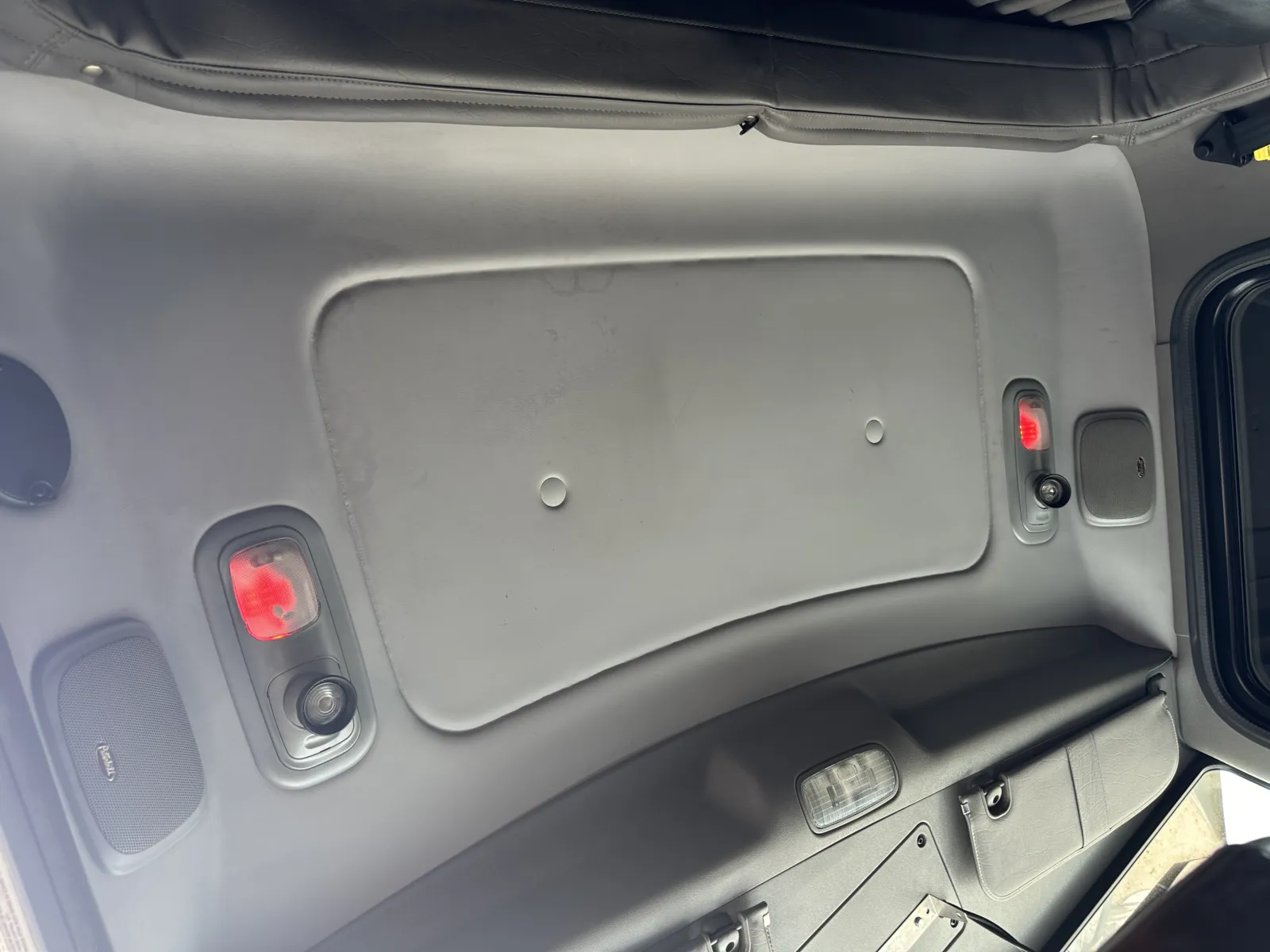 2019 Peterbilt 389 - image 21