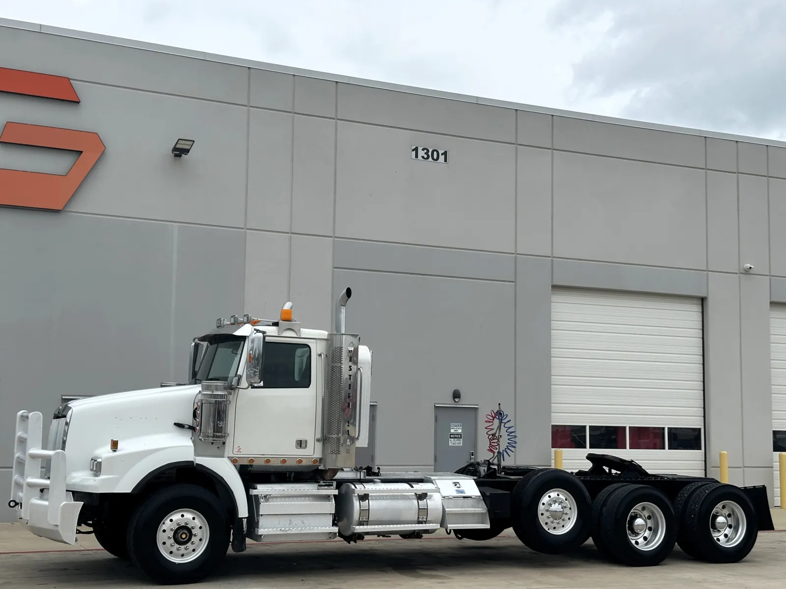 2012 Western Star 4900 - image 2