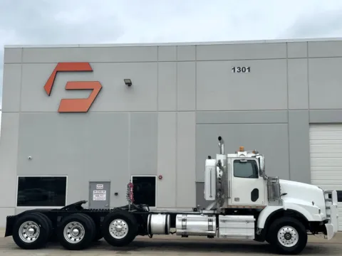 Another view of 2012 WESTERN STAR 4900SB for sale in Hutchins, TX at Forge Truck Centers - Texas