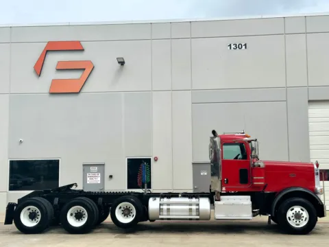 Another view of 2017 PETERBILT 389 for sale in Hutchins, TX at Forge Truck Centers - Texas