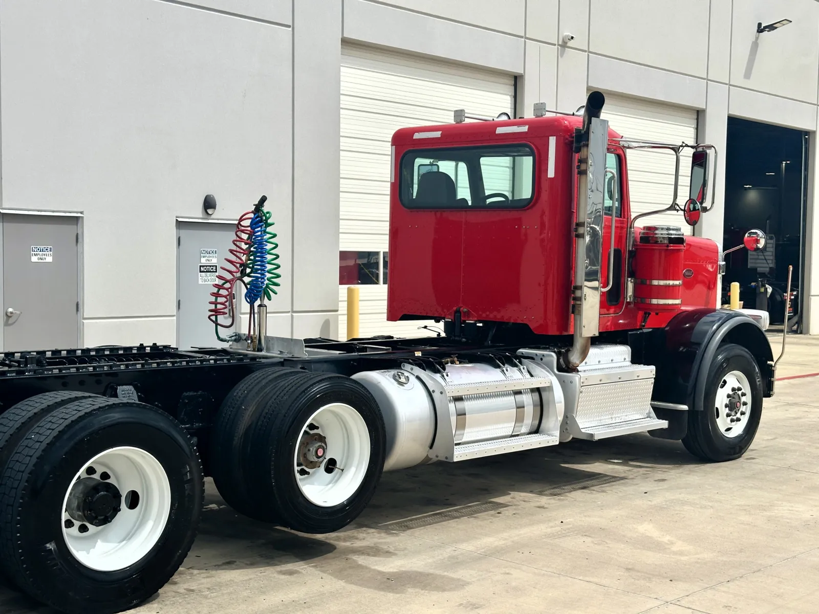 2017 Peterbilt 389 - image 7
