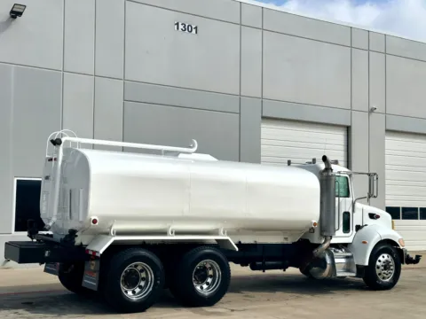 More photos of 2007 PETERBILT 335 at Forge Truck Centers - Texas, TX