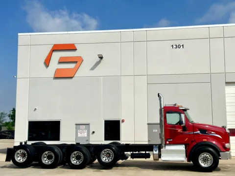 Another view of 2017 PETERBILT 567 for sale in Hutchins, TX at Forge Truck Centers - Texas