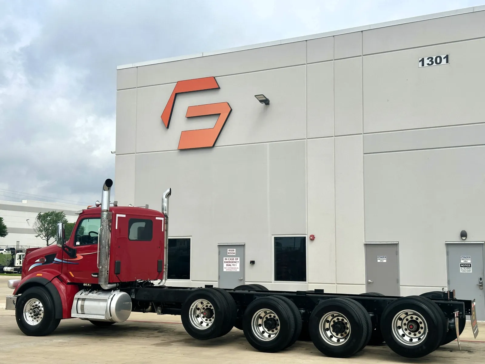 2017 Peterbilt 567 - image 6