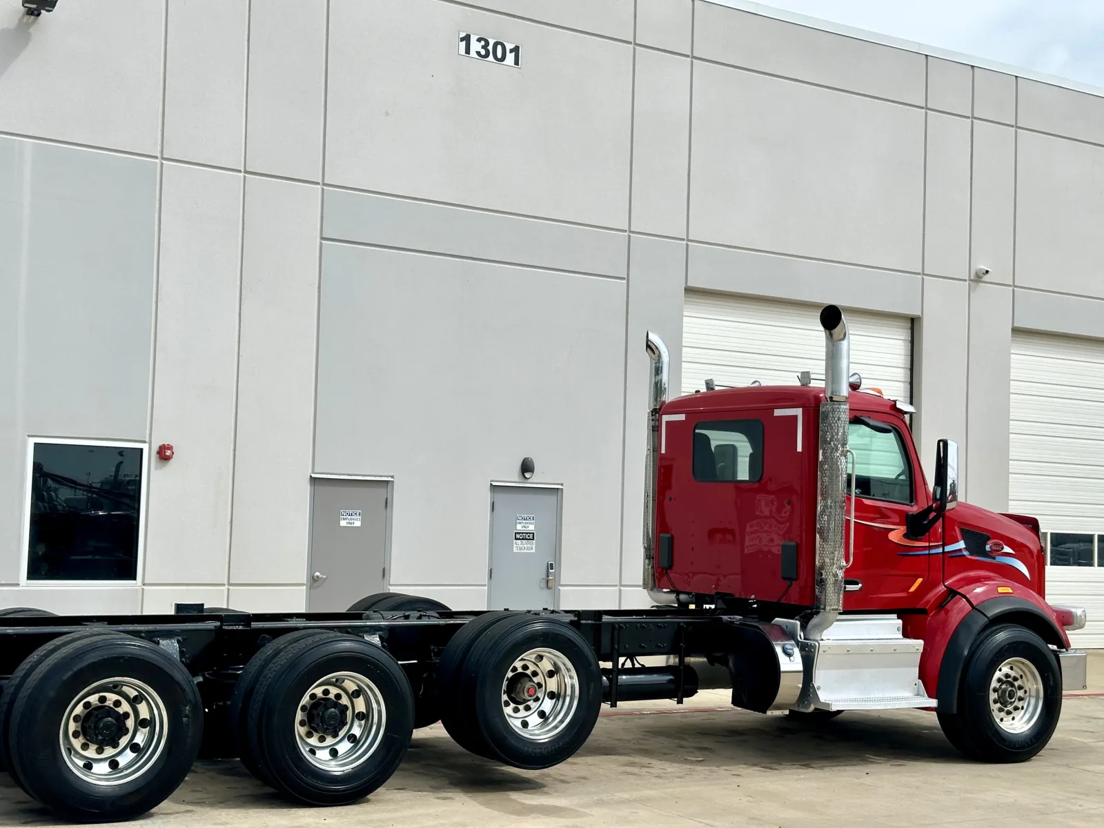 2017 Peterbilt 567 - image 7