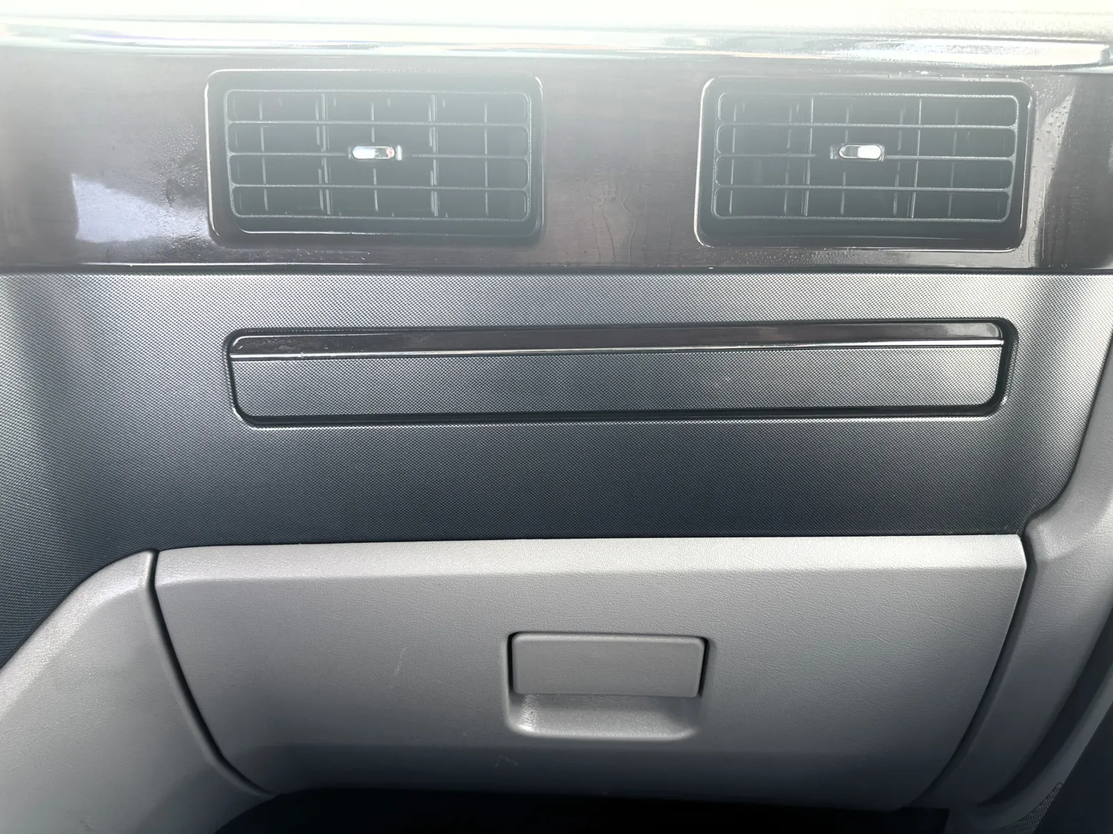 2017 Peterbilt 567 - image 19