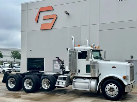 2005 PETERBILT 379 for sale in Hutchins, TX